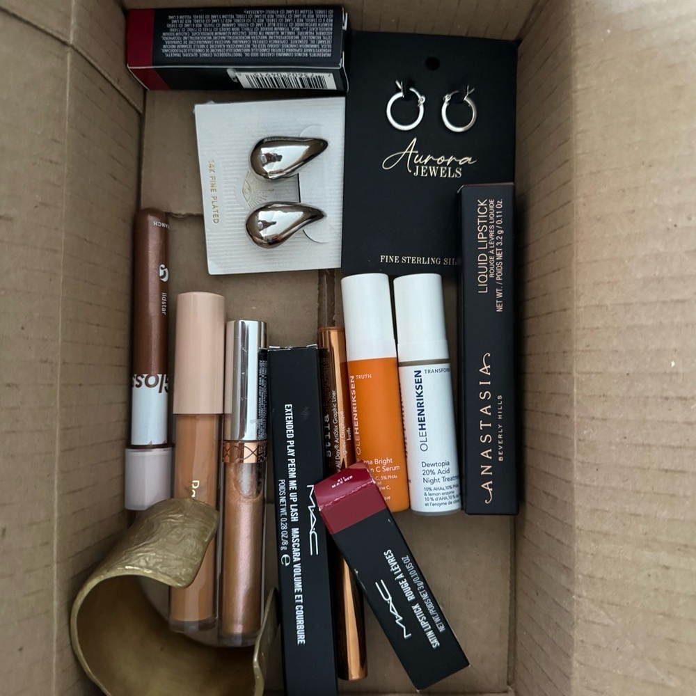 Makeup bundle